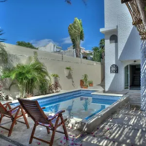https://5br-beautiful-home-in-downtown-cancun-10min-beach.quintano-roohotels.com