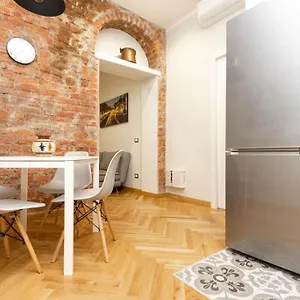 https://the-italian-design-10-minutes-to-duomo.italymilanhotels.net